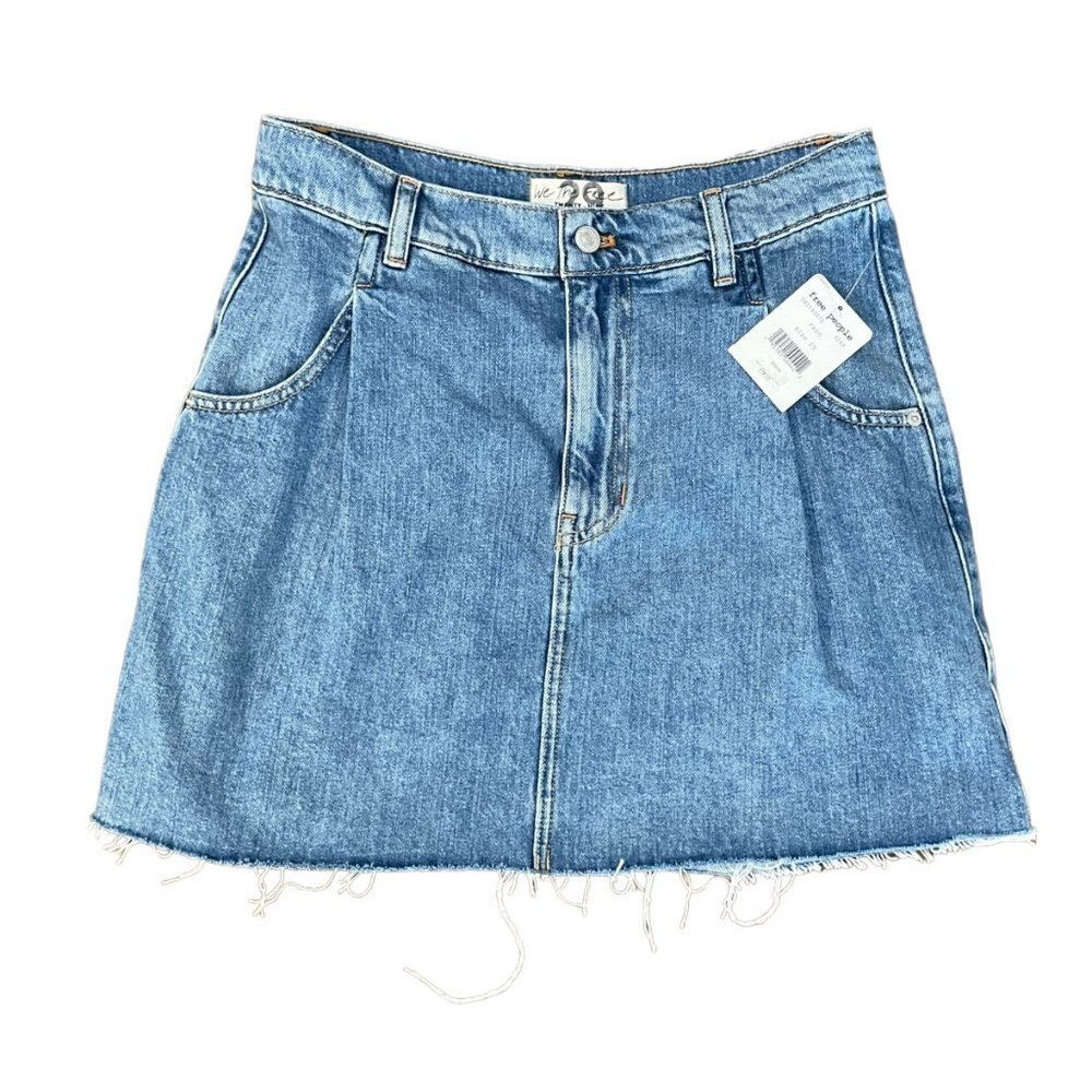 NEW Free People 29 Medium Wash Mini Cosmico Flirt Denim Flirt Skirt Rain Raw Hem